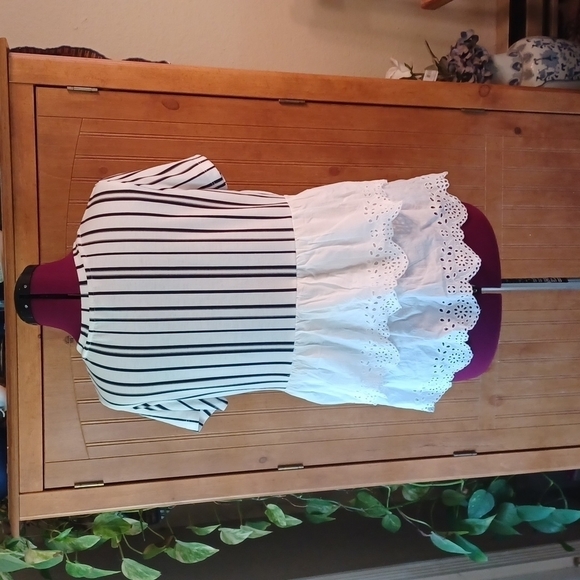 CONCEPTS Short Sleeve Pullover Top - Picture 4 of 8